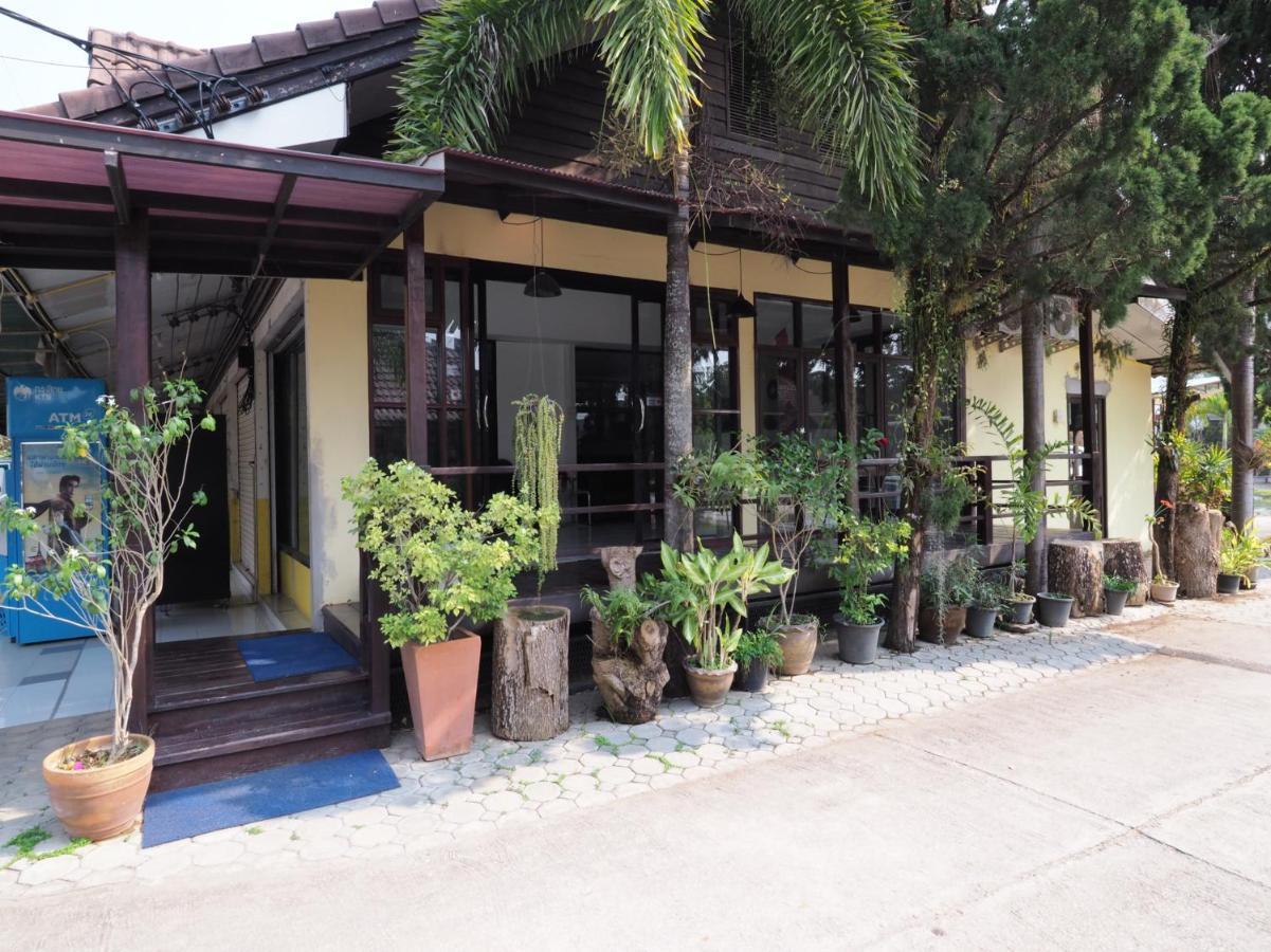 Oyo 592 Goldenville Villa Chiang Rai Exterior foto