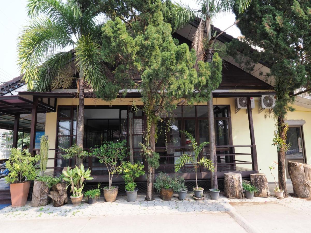 Oyo 592 Goldenville Villa Chiang Rai Exterior foto