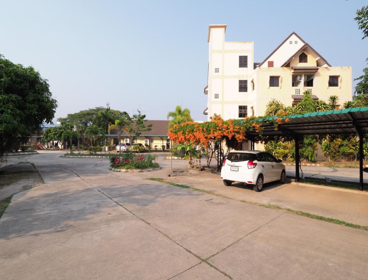 Oyo 592 Goldenville Villa Chiang Rai Exterior foto